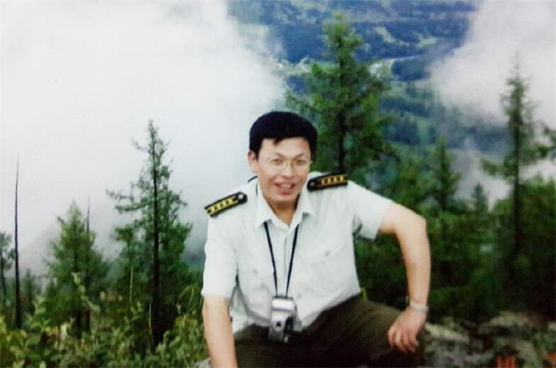 胡文祥:居高聲自遠 非是藉秋風